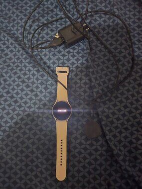 Samsung Galaxy Watch 4 Smartwatch – 40/44mm – Beige Band